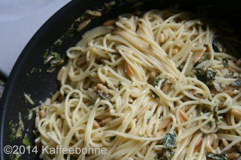 Spaghetti mit Pecorino, Pinienkernen und Zitrone - Jamie Oliver